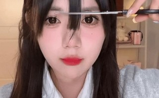 女生脸大带什么镜框，女生脸大适合什么发型