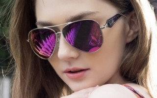 女士什么颜色的墨镜好看，女士什么颜色的墨镜好看图片
