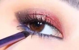 隐形眼镜的脏东西怎么洗，隐形眼镜的脏东西怎么洗干净