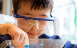 如何摘隐形，如何摘隐形眼镜