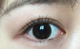 隐形眼镜是什么材质好，隐形眼镜半年抛是什么意思